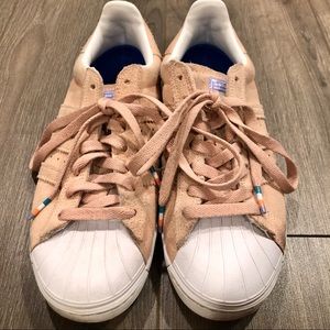 Adidas / Suede Pink w/ Rainbow Laces